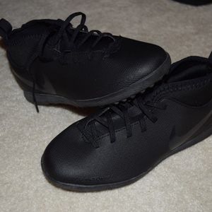 Nike JR Phantom Vision VSN Club Size 6Y Youth